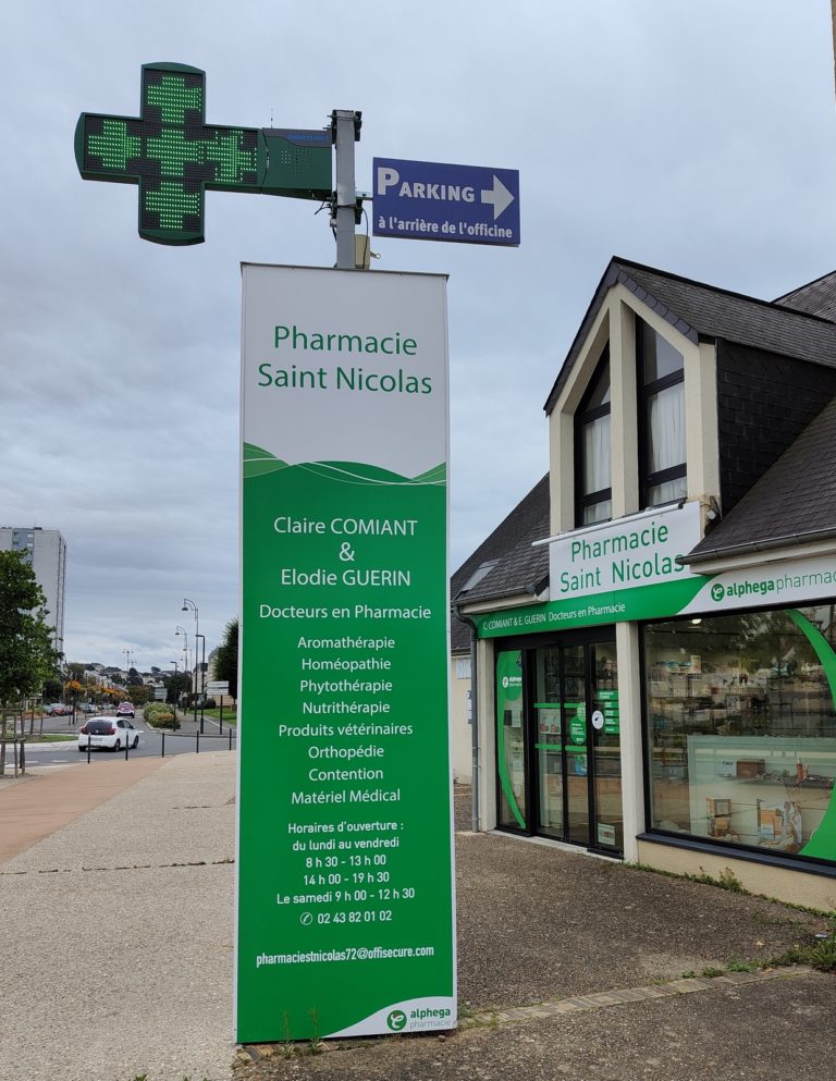 Totem signalétique pharmacie