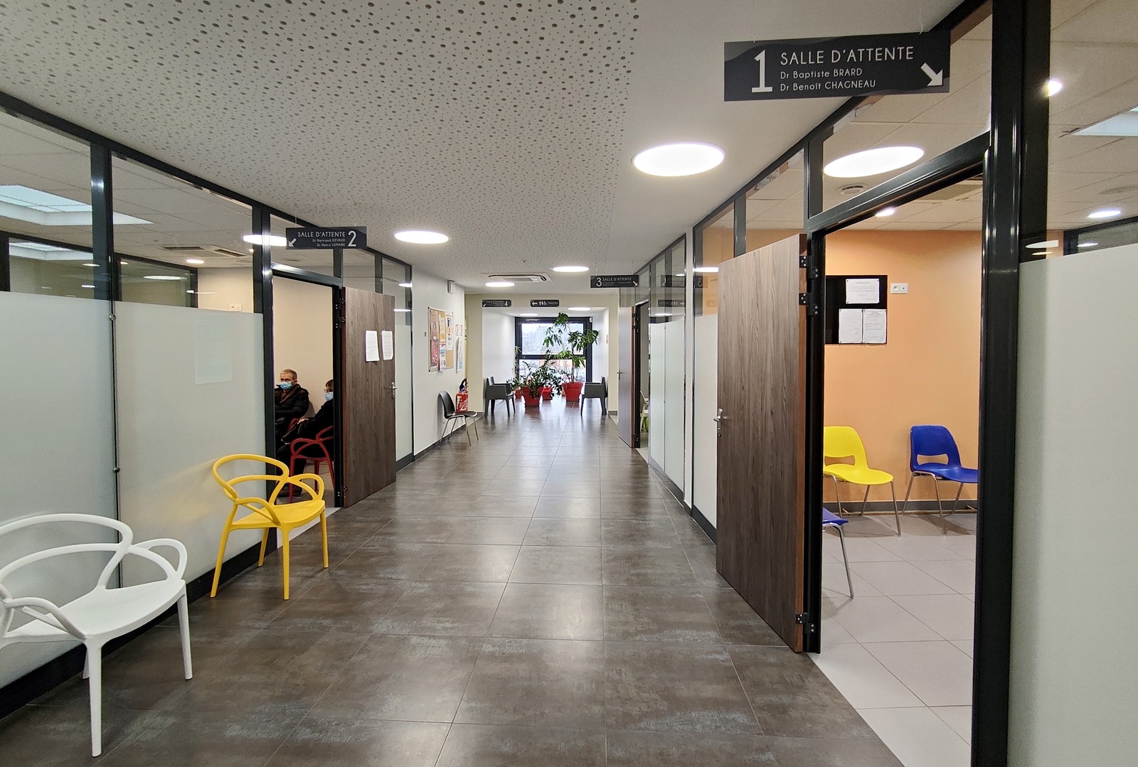 signalétique maison de santé qui permet aux patients de s'orienter